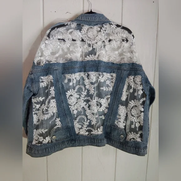 NWT!! DAVI & DANI Denim & Lace Jacket. Size 1XL - Picture 9 of 10